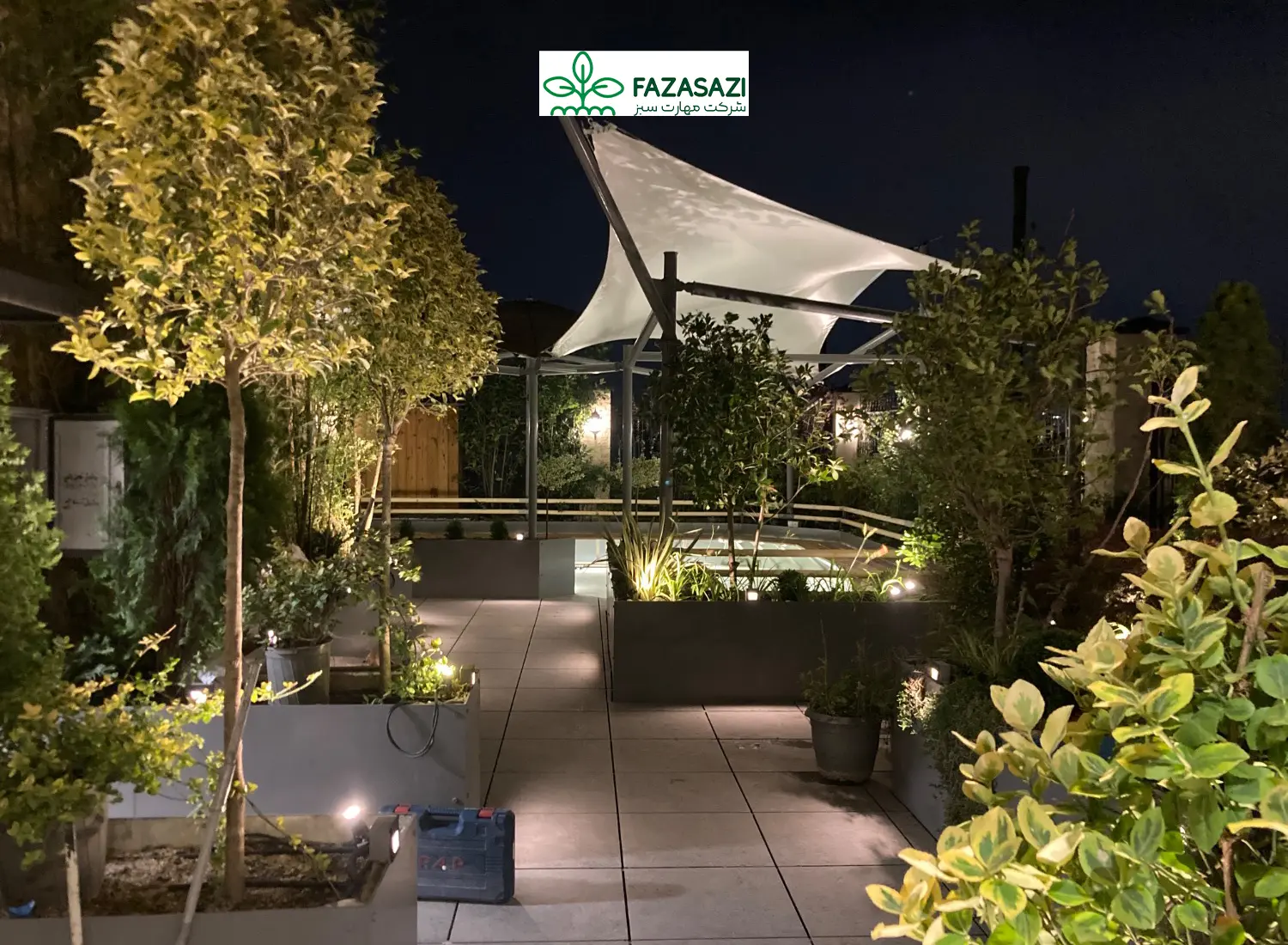 نورپردازی شب در روف گاردن اجراشده